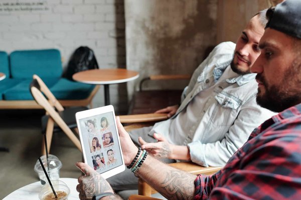 Quelques astuces à suivre pour trouver un meilleur site adultère