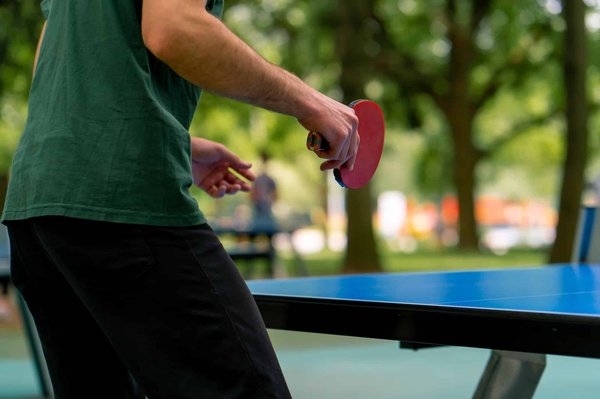Tournois de ping-pong : affrontez-vous sous le soleil du camping