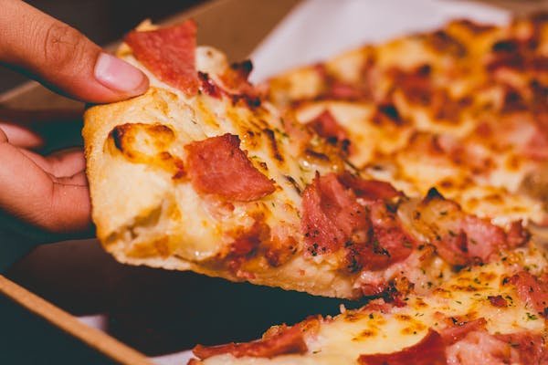 Dégustez la meilleure pizza à Porquerolles en 2025